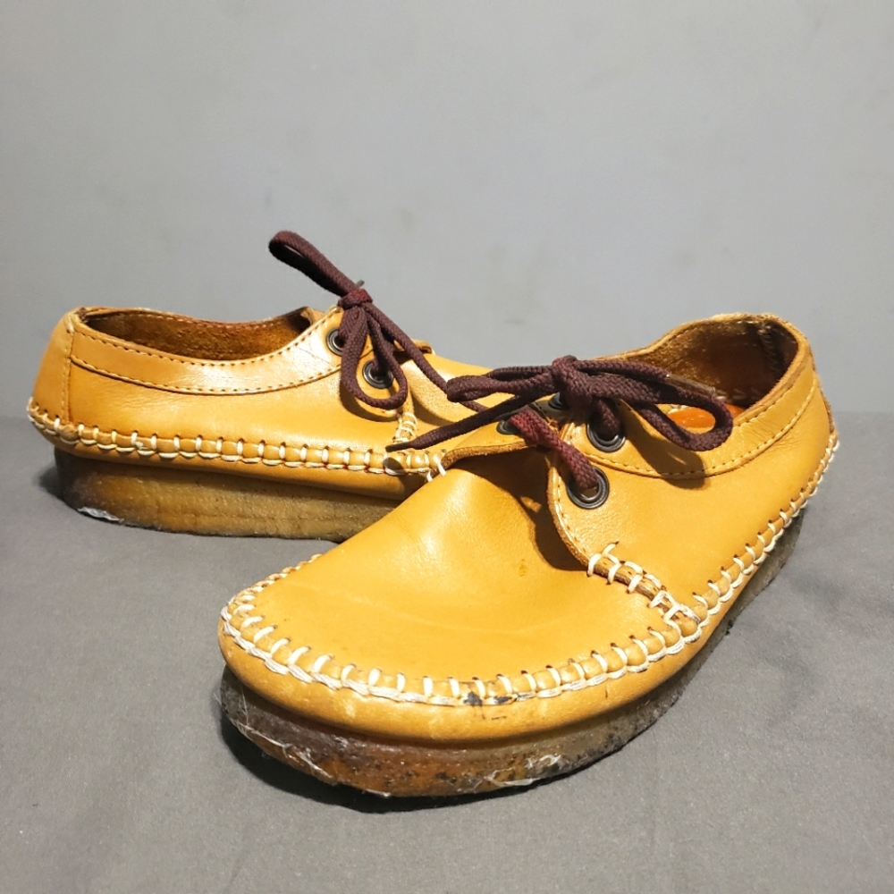 Vintage Clarks Wallabee weaver leather loafers